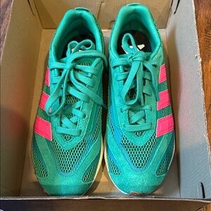 Brand new never worn Adidas women’s Lightblaze LP sneakers green and pink